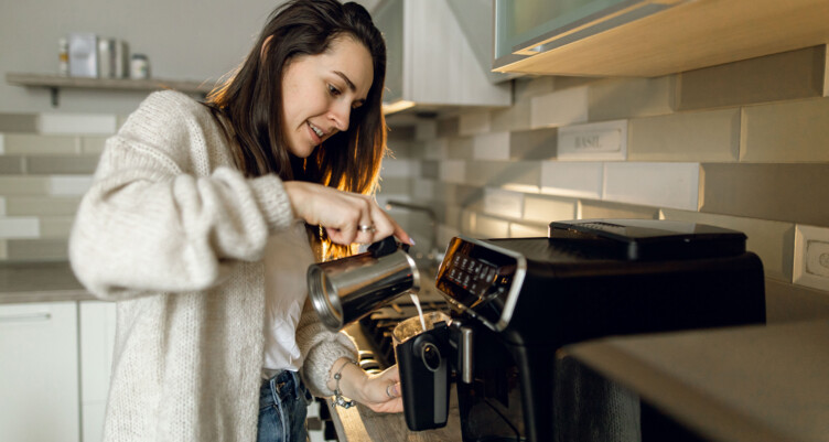 How to Clean a Coffee Maker: Quick and Effective Cleaning Tips