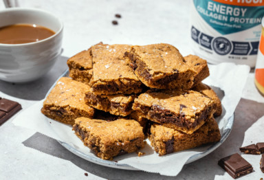 Keto chocolate chunk blondies