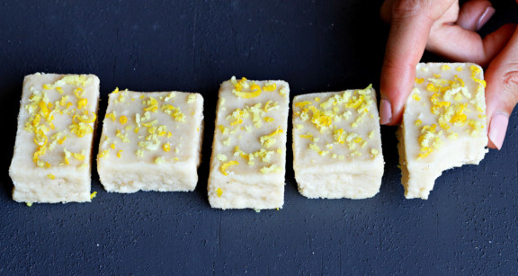 Lemon homemade collagen protein bars