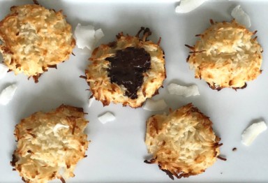 Keto coconut macaroons