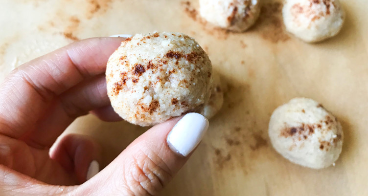 Keto Cinnamon Roll Protein Balls