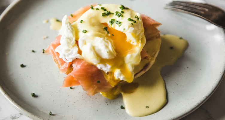 Keto Eggs Benedict