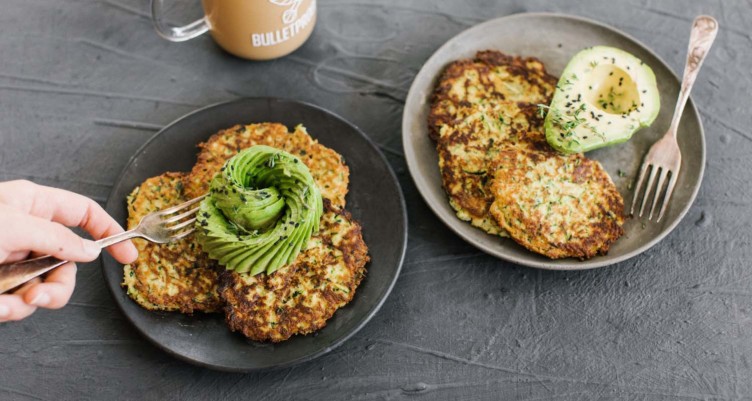 Low-Carb Thyme and Zucchini Fritters